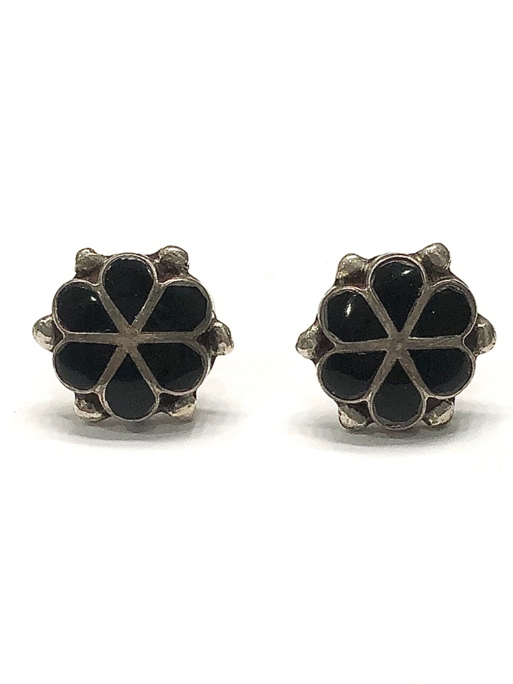 Zuni vintage handmade sterling silver onyx inlay flower pierced earrings
